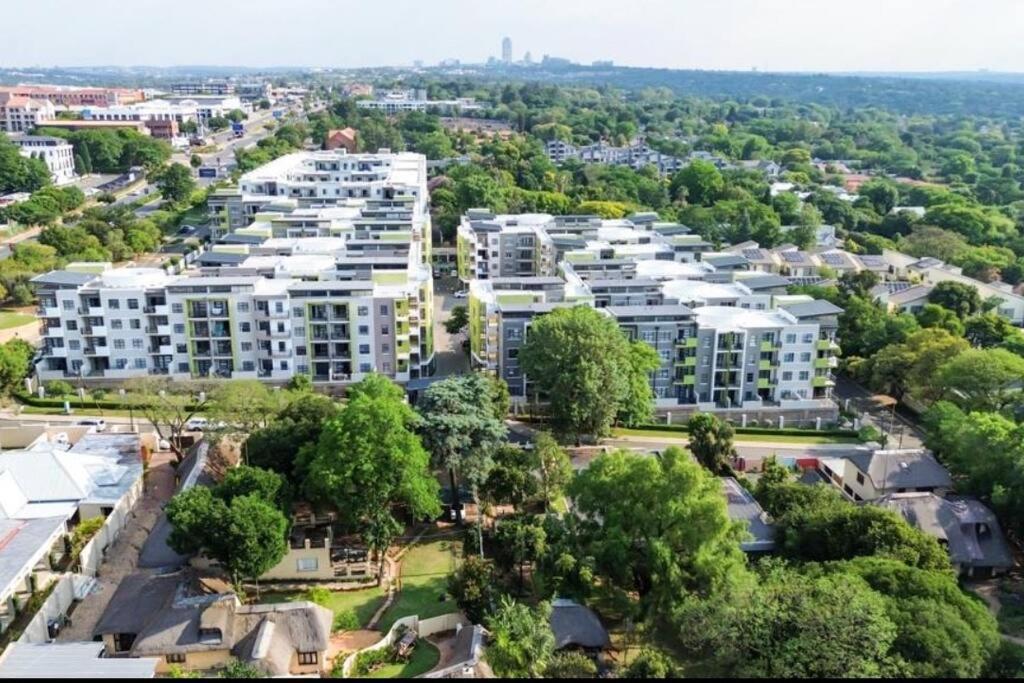 Vi'S Place Apartment Johannesburg Exterior photo